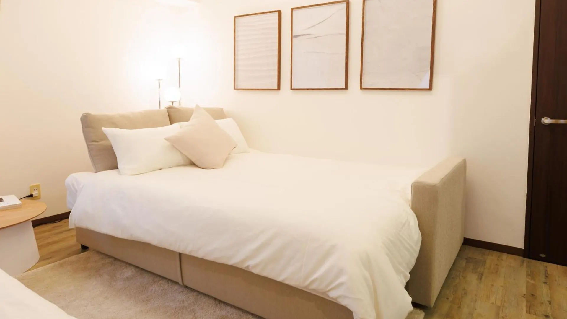 אוסקה City Hotel Namba Suites דירה