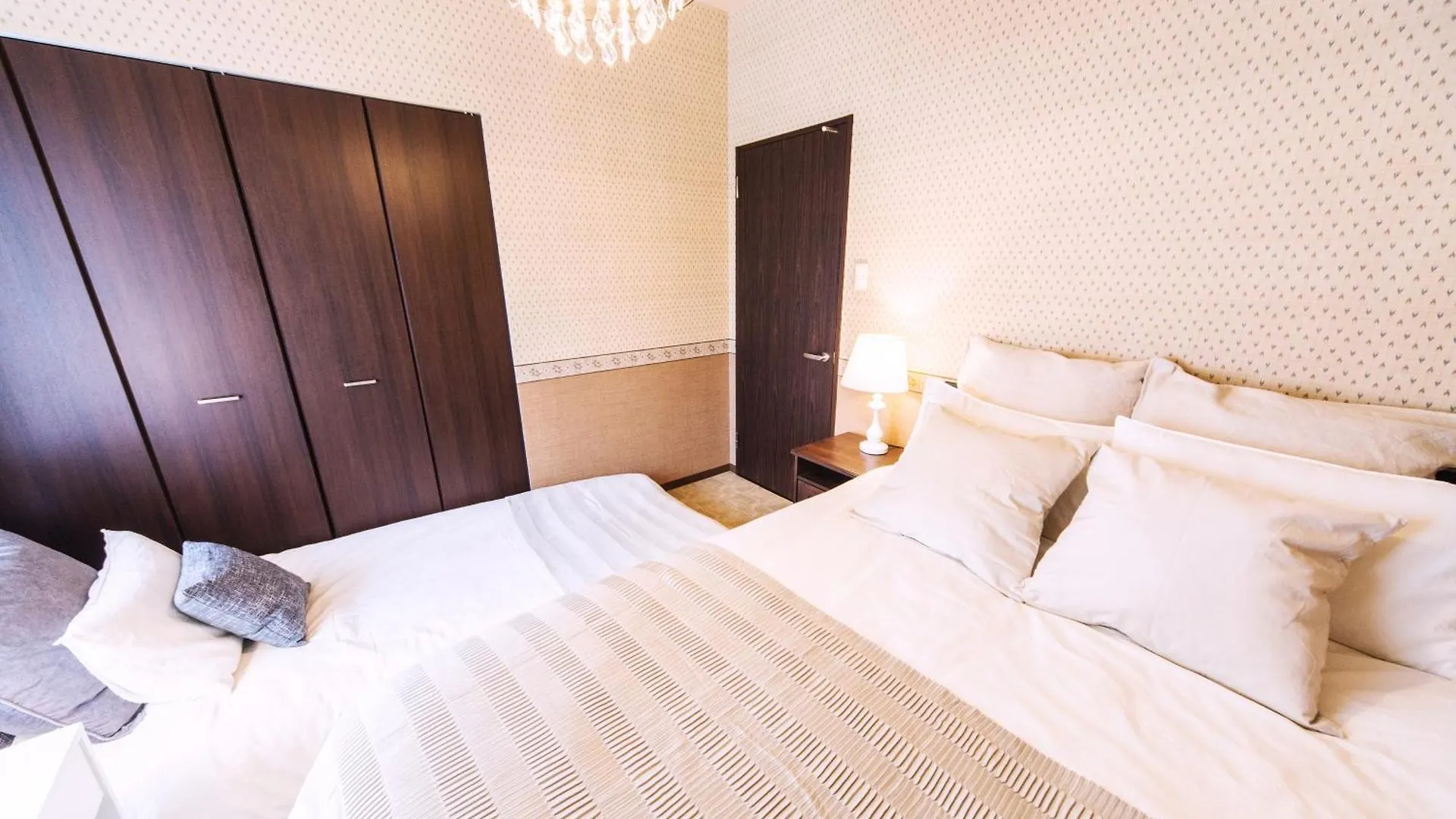 אוסקה City Hotel Namba Suites יפן