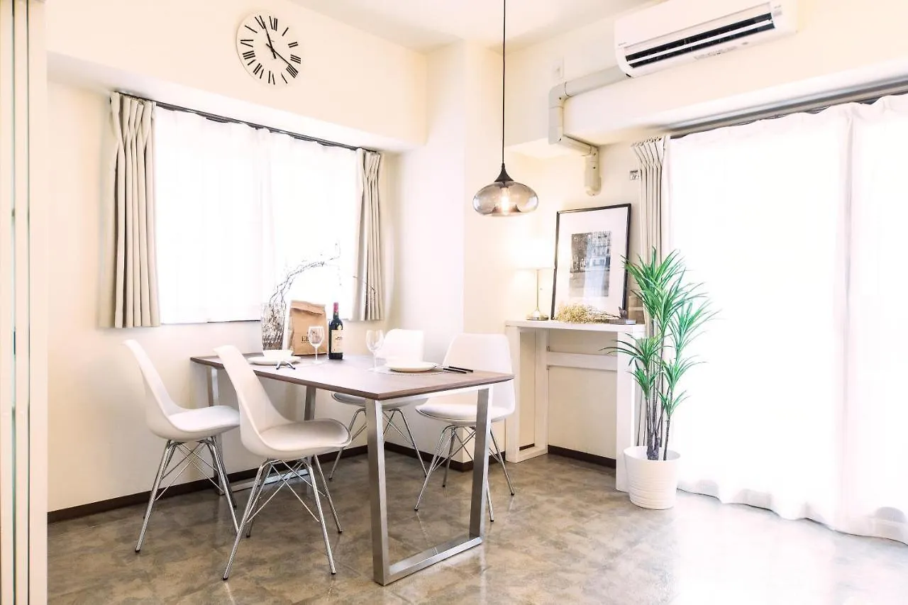 אוסקה City Hotel Namba Suites יפן